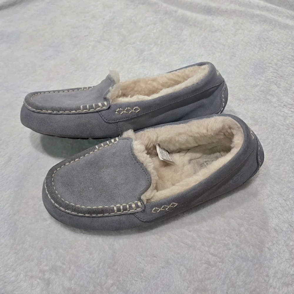 Women's UGG Slippers Suede Sheepskin Ansley Moccasins Slip On Size 9 Light Blue - Picture 7 of 7